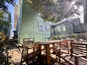 1301 Adeline St, Unit LWR in Oakland, CA - Foto de edificio - Building Photo