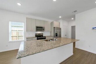 13311 Campos Dr in Houston, TX - Building Photo - Building Photo