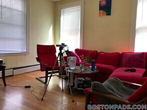 35 Brookline St, Unit 2 in Cambridge, MA - Building Photo - Building Photo