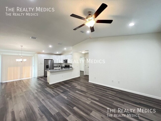290 Malauka Run in Ocklawaha, FL - Building Photo - Building Photo