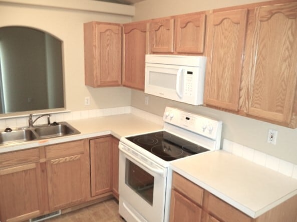 600 S Queens Dr in Nampa, ID - Foto de edificio - Building Photo