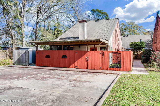 207 Marguerite St in Broussard, LA - Building Photo - Building Photo