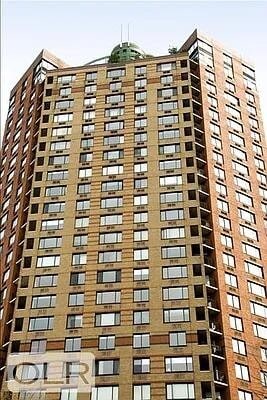 377 Rector Pl in New York, NY - Building Photo - Building Photo