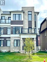 95 William F. Bell Pkwy in Richmond Hill, ON - Building Photo