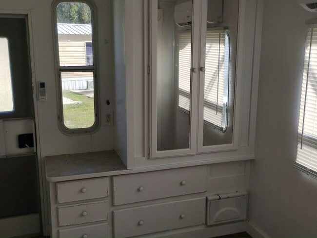 925 Ponce De Leon Blvd in Brooksville, FL - Foto de edificio - Building Photo