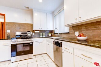 6551 W 86th Pl in Los Angeles, CA - Building Photo - Building Photo
