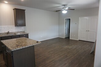 108 Will St in Willis, TX - Building Photo - Building Photo