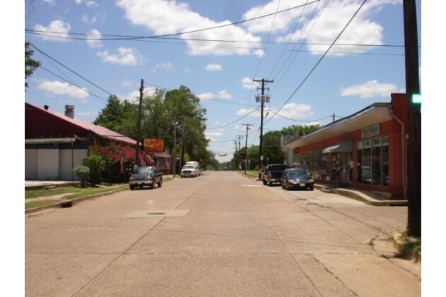 901 Broadway Blvd in Kilgore, TX - Building Photo - Building Photo