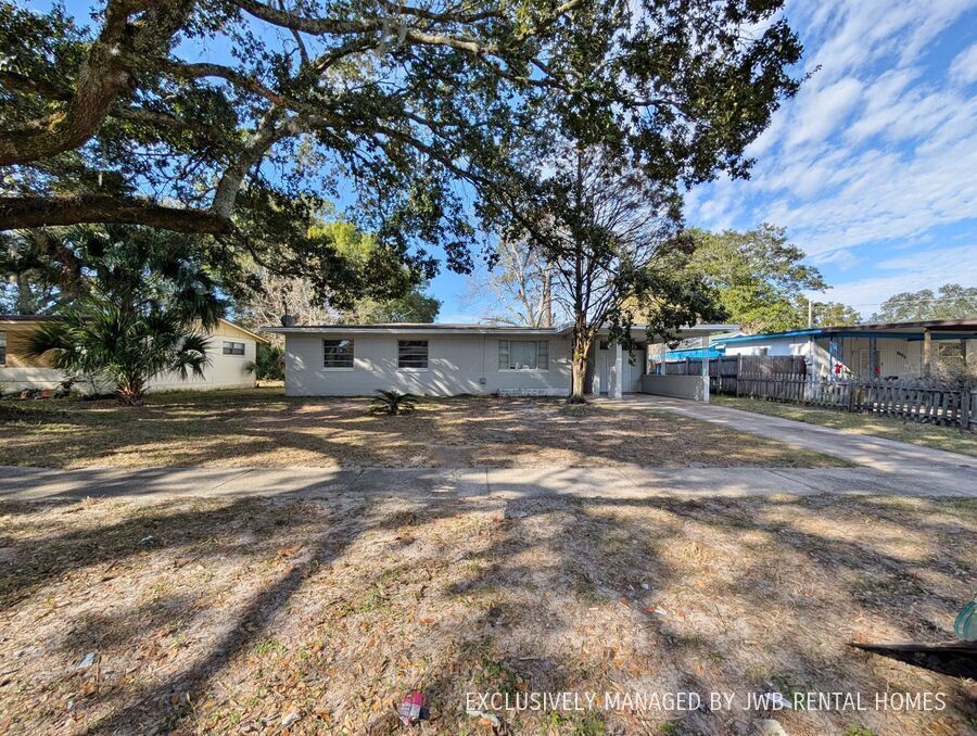 2932 Searchwood Dr in Jacksonville, FL - Building Photo