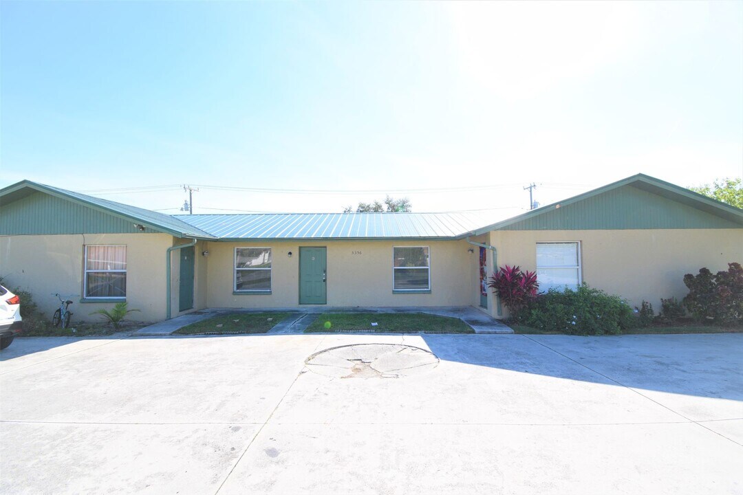 5356 24th Ave SW in Naples, FL - Building Photo