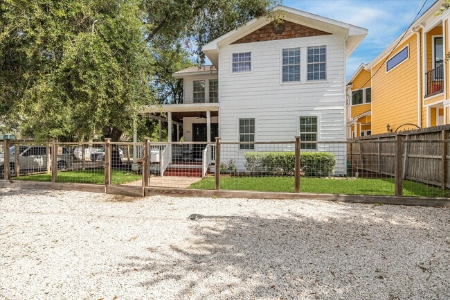 529 Fugate St in Houston, TX - Foto de edificio - Building Photo