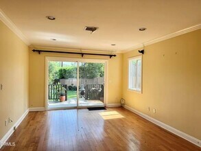 1736 Vistillas Rd in Altadena, CA - Building Photo - Building Photo
