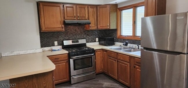 property at 86 W Stewart St