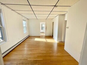 90 Pierce St, Unit 1 in Malden, MA - Building Photo - Building Photo