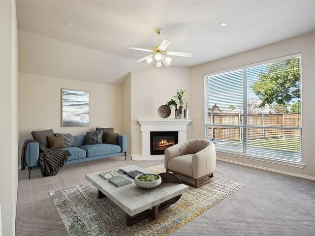 4301 Stonecrest Ct in Fort Worth, TX - Foto de edificio - Building Photo