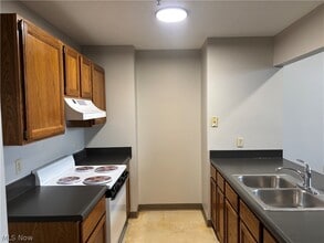 59 Lincoln Way E in Massillon, OH - Foto de edificio - Building Photo