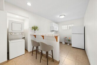 221 Cabrillo St in Costa Mesa, CA - Building Photo - Building Photo