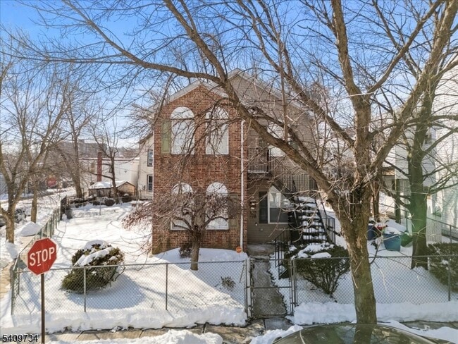 17 Holsman St in Paterson, NJ - Building Photo - Building Photo