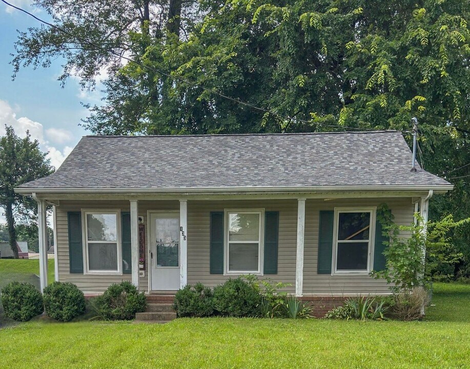 133 E St in Clarksville, TN - Building Photo