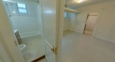 88 Maple St, Unit 1 in Malden, MA - Building Photo - Building Photo