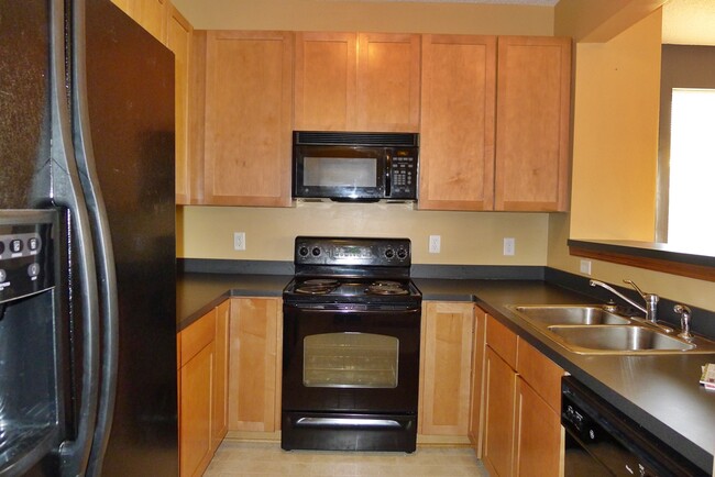 1690 Liberty Cir in Shakopee, MN - Building Photo - Building Photo