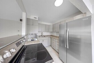 20 NW 7th Ave in Pompano Beach, FL - Building Photo - Building Photo