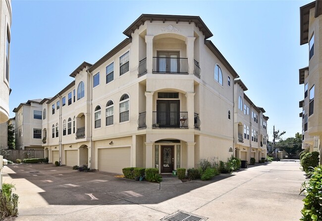 property at 118 Drew St