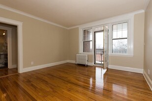 2035 Commonwealth Ave, Unit 11 in Boston, MA - Building Photo