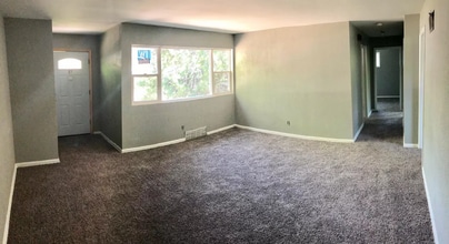 2225 S Broadview St in Wichita, KS - Building Photo - Building Photo