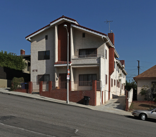 970 Everett St in Los Angeles, CA - Foto de edificio - Building Photo