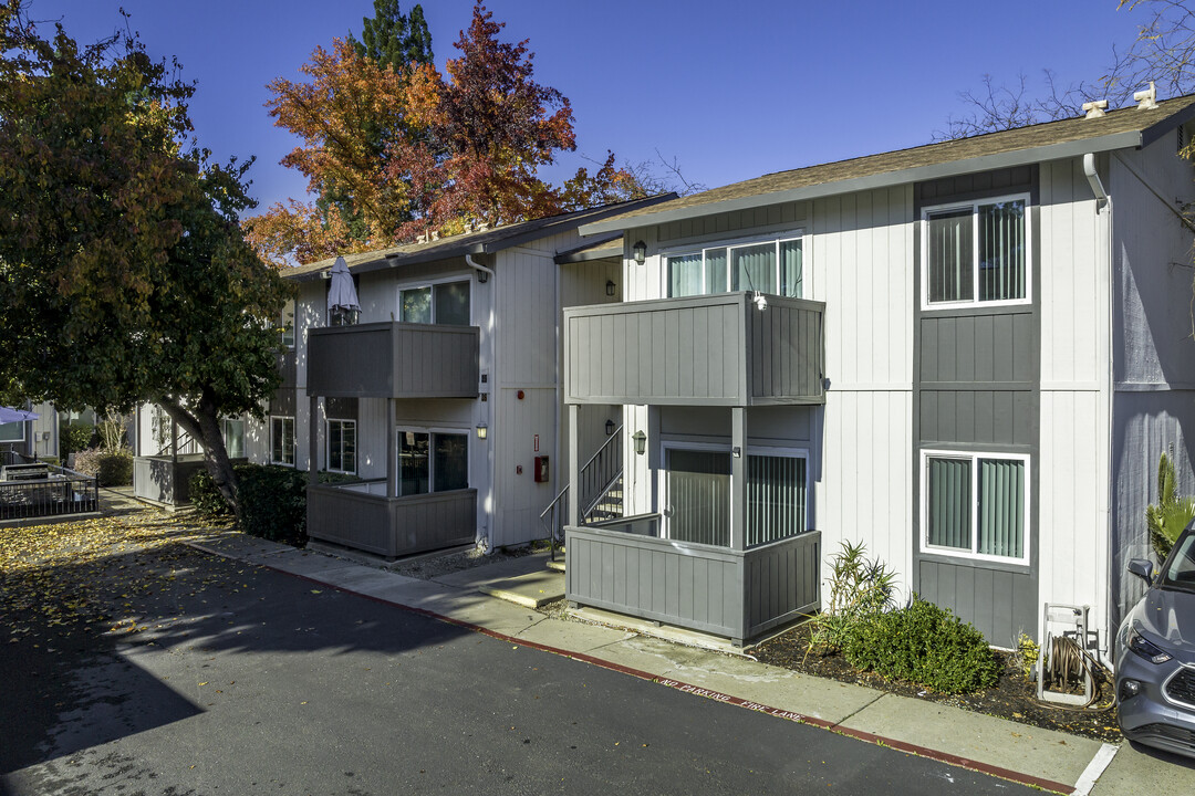 Country Village in Carmichael, CA - Foto de edificio