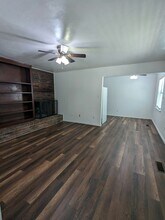 304 Vicksburg Cir in Norman, OK - Building Photo - Building Photo