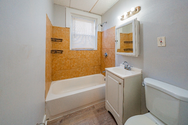 22 Warren St, Unit 14 in Lynn, MA - Building Photo - Building Photo