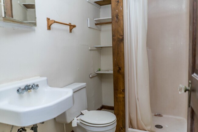 310 N 9th St-Unit -Apt B in Columbia, MO - Building Photo - Building Photo