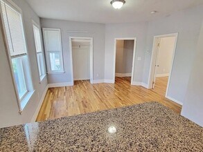 39 Pinckney St, Unit 1 in Somerville, MA - Building Photo - Building Photo