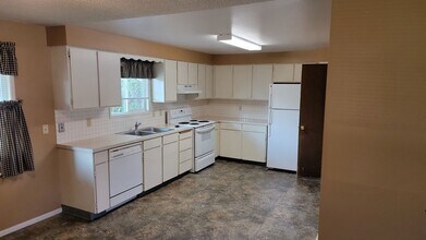 8810-8812 E Michielli Pl in Spokane Valley, WA - Building Photo - Building Photo