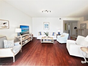 1510 Clermont Dr in Naples, FL - Foto de edificio - Building Photo