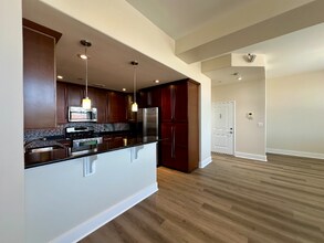 2105 N Meridian St in Indianapolis, IN - Building Photo - Building Photo
