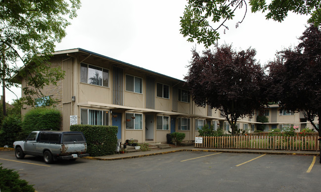 Springwood Terrace Apartments in Springfield, OR - Building Photo - Building Photo