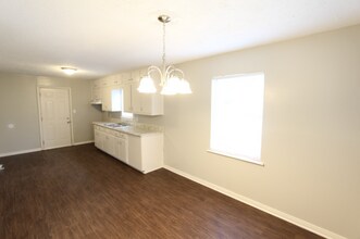 816 Vanderbilt St in Birmingham, AL - Foto de edificio - Building Photo