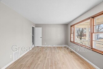 1150 St Matthew Dr in Florissant, MO - Building Photo - Building Photo