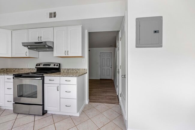 1615 Cottonwood Dr in Louisville, CO - Building Photo - Building Photo