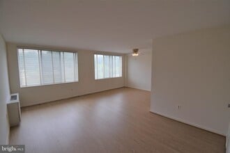 6641 Wakefield Dr in Alexandria, VA - Building Photo - Building Photo