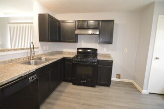 5214 Beaverhill Dr in Houston, TX - Building Photo - Building Photo