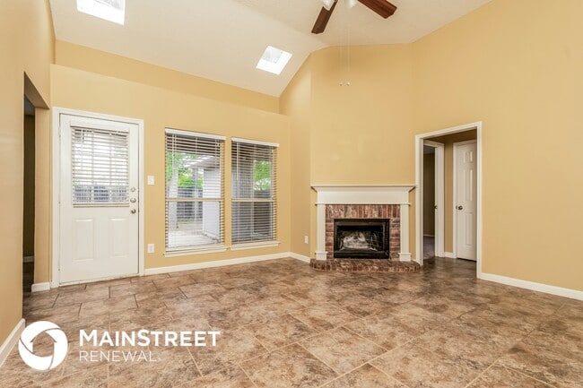 1100 Stone Creek Dr in Mansfield, TX - Building Photo - Building Photo