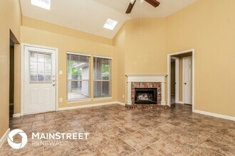 1100 Stone Creek Dr in Mansfield, TX - Building Photo - Building Photo