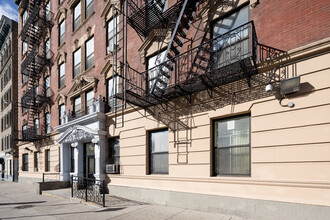 321 Saint Nicholas Ave in New York, NY - Building Photo - Building Photo