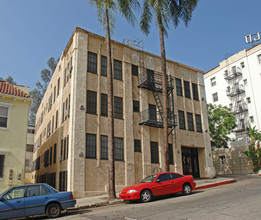 1921 Whitley Ave in Los Angeles, CA - Foto de edificio - Building Photo