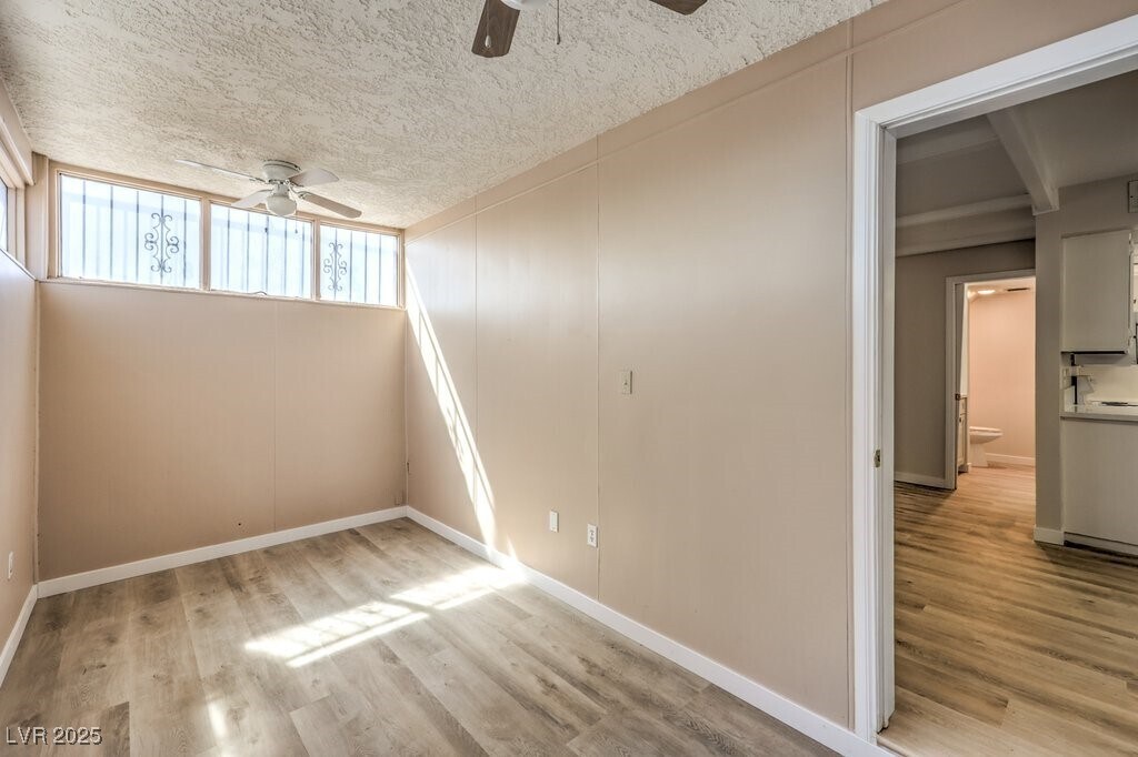 3683 Villa Knolls E Dr in Las Vegas, NV - Building Photo