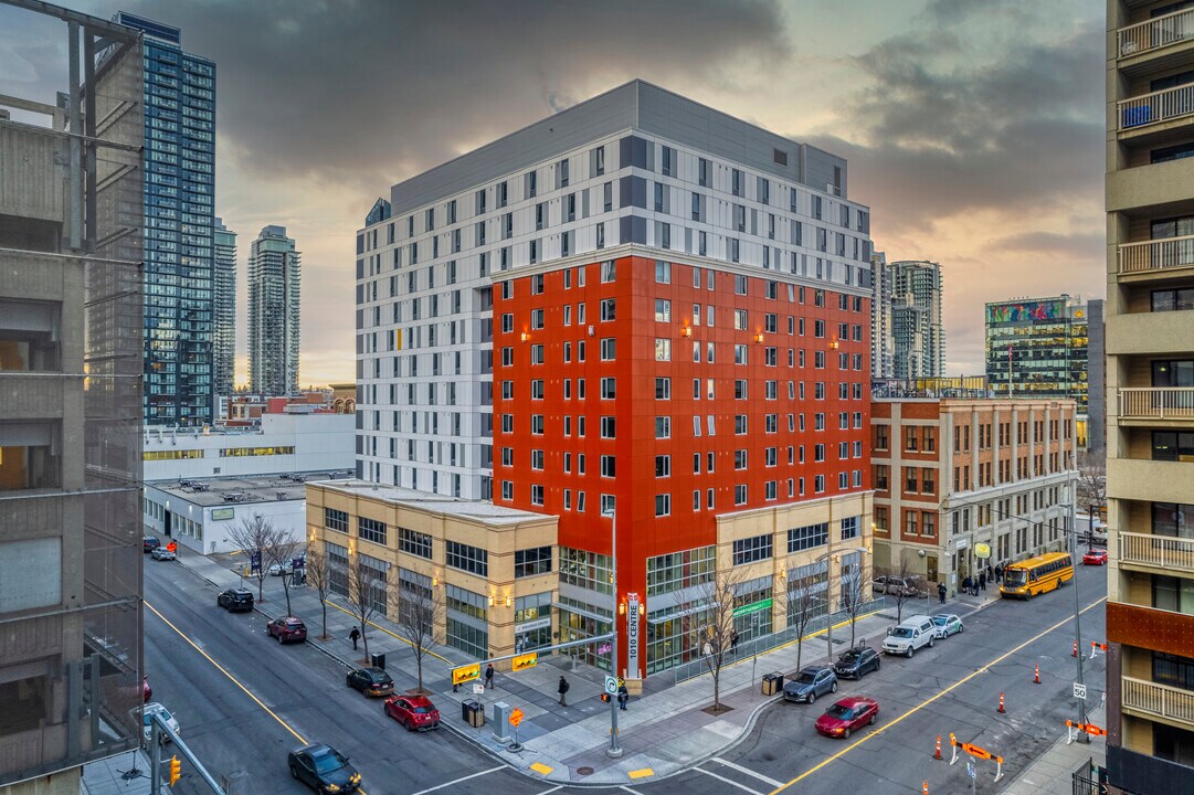 The 1010 Centre in Calgary, AB - Building Photo